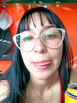 Sol Sunny online show from December 21, 2025, 7:15 pm