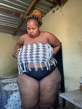Snapshot of Curvycandy95 chatting on July 15, 2026, 7:48 am Curvycandy95 online show from July 15, 2026, 7:48 am