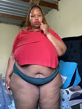 Snapshot of Curvycandy95 chatting on July 2, 2026, 7:14 am Curvycandy95 online show from July 2, 2026, 7:14 am