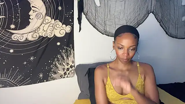 Snapshot of Trixie_luv1 chatting on November 19, 2025, 2:39 pm Trixie luv1 online show from November 19, 2025, 2:39 pm