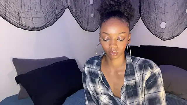 Snapshot of Trixie_luv1 chatting on October 15, 2025, 1:08 pm Trixie luv1 online show from October 15, 2025, 1:08 pm