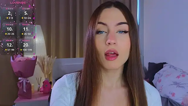 Moonlight1Sonata1 online show from December 18, 2025, 9:03 am