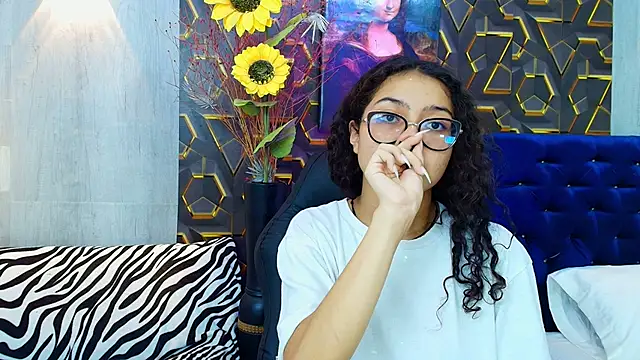 Snapshot of honeymoon_12 chatting on October 14, 2025, 1:06 am honeymoon 12 online show from October 14, 2025, 1:06 am