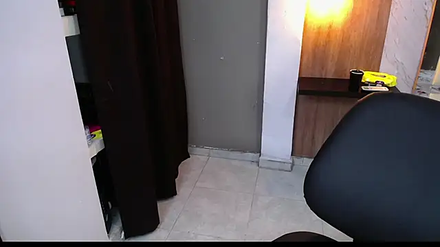 Snapshot of honeymoon_12 chatting on October 11, 2025, 4:57 am honeymoon 12 online show from October 11, 2025, 4:57 am