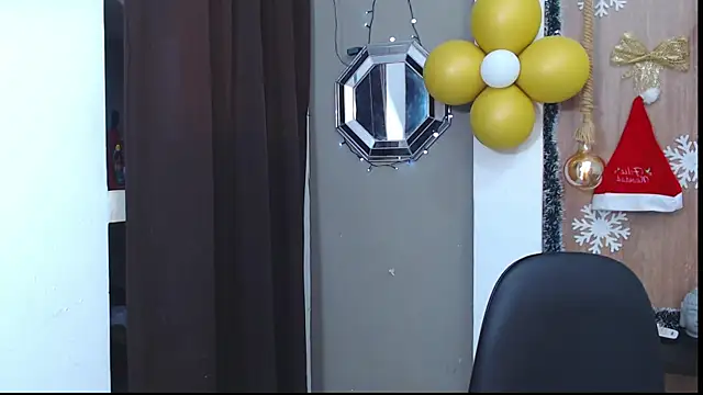 Snapshot of honeymoon_12 chatting on November 27, 2025, 3:51 am honeymoon 12 online show from November 27, 2025, 3:51 am