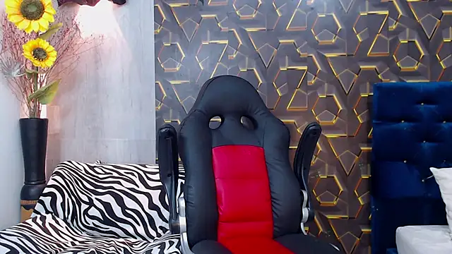 Snapshot of honeymoon_12 chatting on November 6, 2025, 5:00 am honeymoon 12 online show from November 6, 2025, 5:00 am