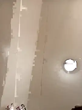 Snapshot of krysztalowy chatting on October 25, 2025, 7:40 am krysztalowy online show from October 25, 2025, 7:40 am