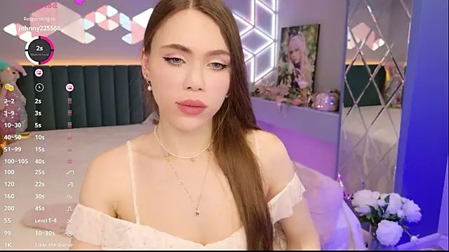 MimiFors online show from May 7, 2026, 8:23 pm