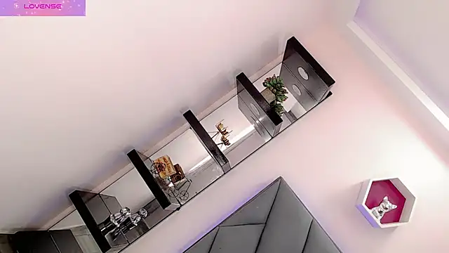 Amira Ember online show from October 12, 2025, 2:40 pm