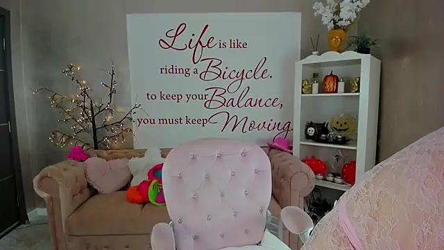 Snapshot of ReynaTheVixen chatting on November 23, 2025, 4:50 pm ReynaTheVixen online show from November 23, 2025, 4:50 pm