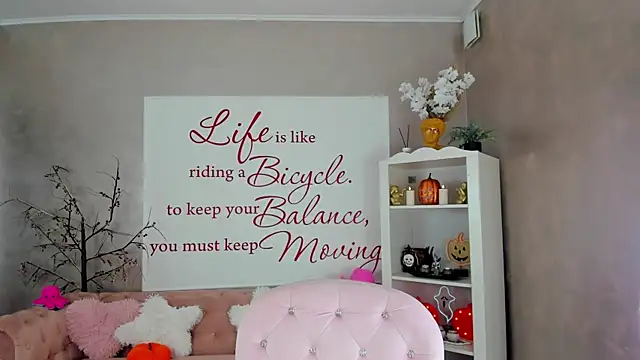 Snapshot of ReynaTheVixen chatting on November 21, 2025, 5:12 pm ReynaTheVixen online show from November 21, 2025, 5:12 pm