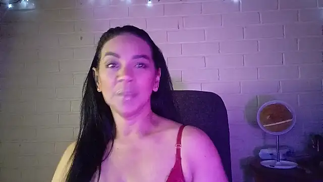 Snapshot of MiiaVelasquez chatting on July 23, 2026, 5:16 am MiiaVelasquez online show from July 23, 2026, 5:16 am