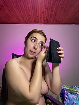 CoraVibes online show from November 9, 2025, 11:58 am