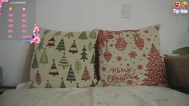 Roxybeautyy online show from March 8, 2026, 9:34 am