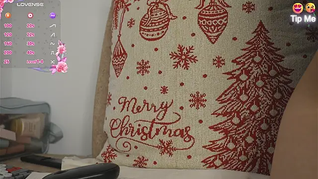 Snapshot of Roxybeautyy chatting on February 13, 2026, 9:26 pm Roxybeautyy online show from February 13, 2026, 9:26 pm