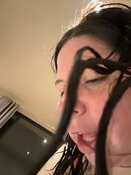 LaGueraDelMar online show from October 27, 2025, 8:59 am