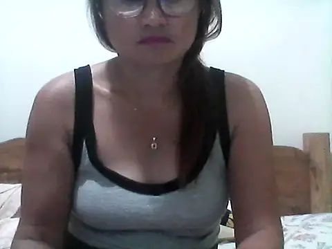 nathalie0045 online show from March 27, 2026, 9:54 am