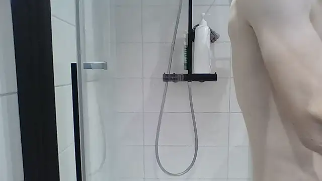 PrettyBoyNickyxh online show from November 24, 2025, 10:48 am