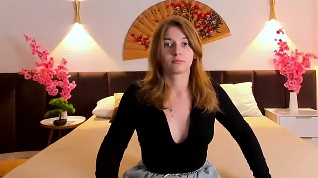 KimberlyPierceLove online show from September 18, 2025, 2:31 pm