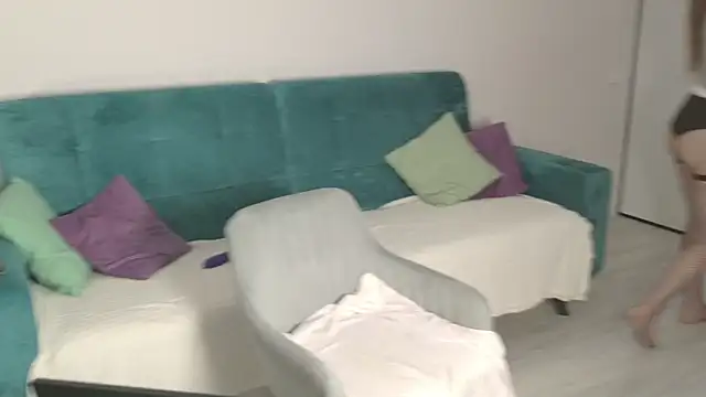 LeksaLove online show from November 17, 2025, 5:17 pm