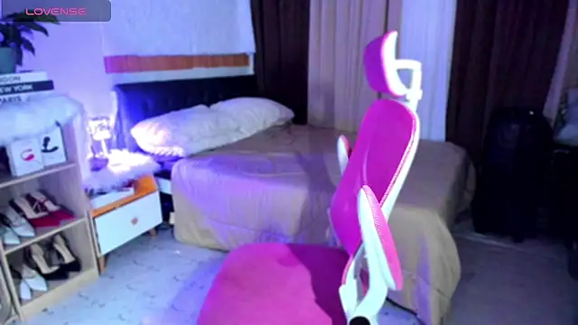 janepreciousgirl online show from June 4, 2026, 8:57 pm