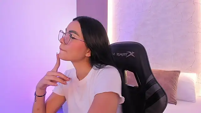 emily tolson online show from March 5, 2026, 7:32 pm