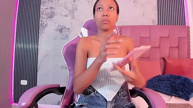 Mia Duarte1 online show from November 27, 2025, 7:25 pm