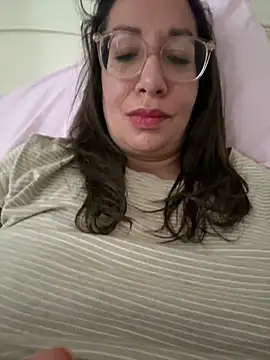 RosaFreya online show from June 15, 2026, 7:41 am
