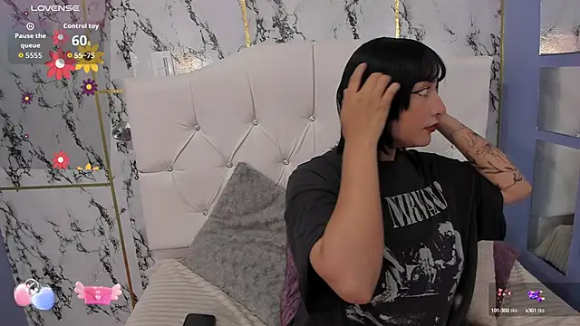 Snapshot of Itsuki_N chatting on September 9, 2025, 3:21 pm Itsuki N online show from September 9, 2025, 3:21 pm