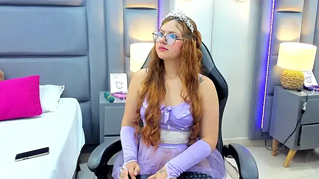 Snapshot of EimmyJones chatting on October 31, 2025, 2:30 am EimmyJones online show from October 31, 2025, 2:30 am