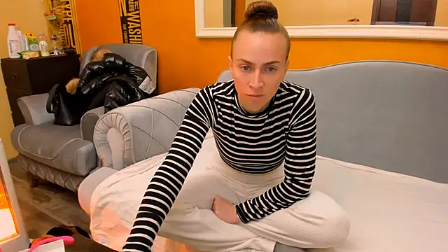 Roxee33 online show from November 17, 2025, 8:46 pm