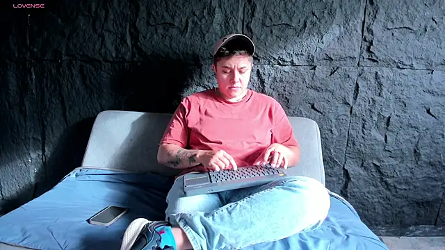 IanGilbert online show from November 6, 2025, 9:08 pm