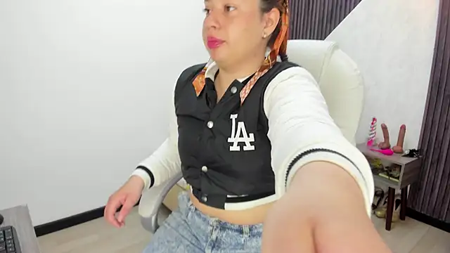 roxana santini online show from October 20, 2025, 2:39 pm