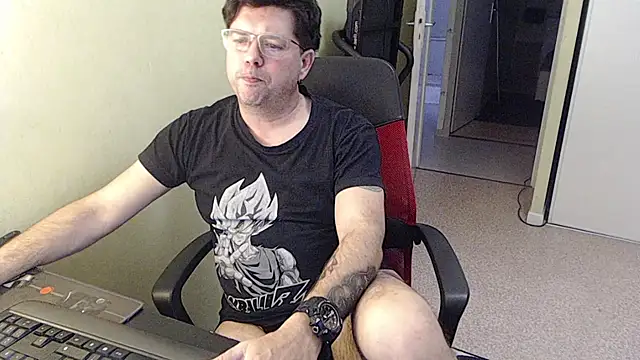 blueandwhite1 online show from February 13, 2026, 3:45 pm