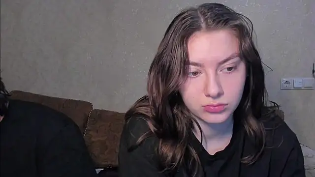 Snapshot of muuur_fam chatting on December 15, 2025, 9:53 pm muuur fam online show from December 15, 2025, 9:53 pm