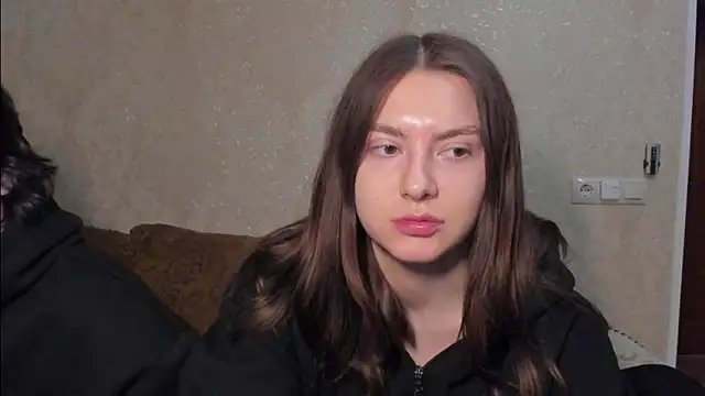 Snapshot of muuur_fam chatting on December 17, 2025, 8:47 pm muuur fam online show from December 17, 2025, 8:47 pm