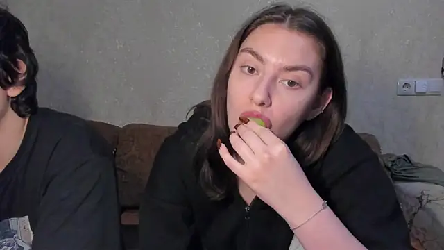 muuur fam online show from October 10, 2025, 6:31 pm