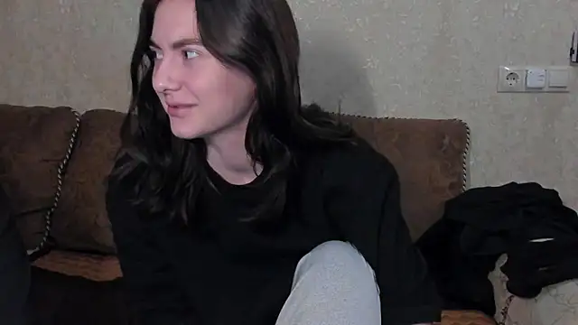 Snapshot of muuur_fam chatting on January 10, 2026, 12:00 pm muuur fam online show from January 10, 2026, 12:00 pm