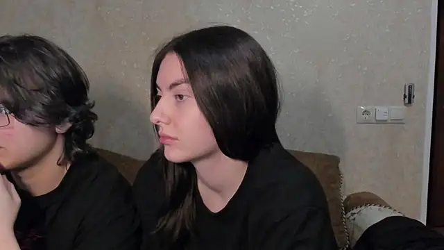 Snapshot of muuur_fam chatting on January 11, 2026, 6:37 pm muuur fam online show from January 11, 2026, 6:37 pm