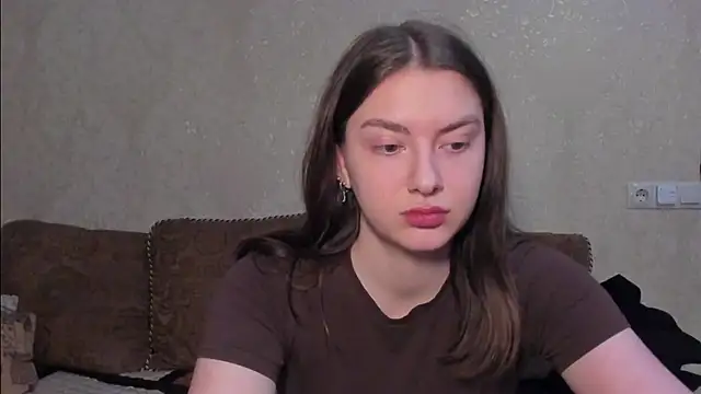 Snapshot of muuur_fam chatting on December 3, 2025, 8:08 pm muuur fam online show from December 3, 2025, 8:08 pm