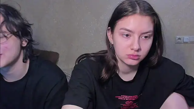 Snapshot of muuur_fam chatting on December 16, 2025, 9:30 pm muuur fam online show from December 16, 2025, 9:30 pm