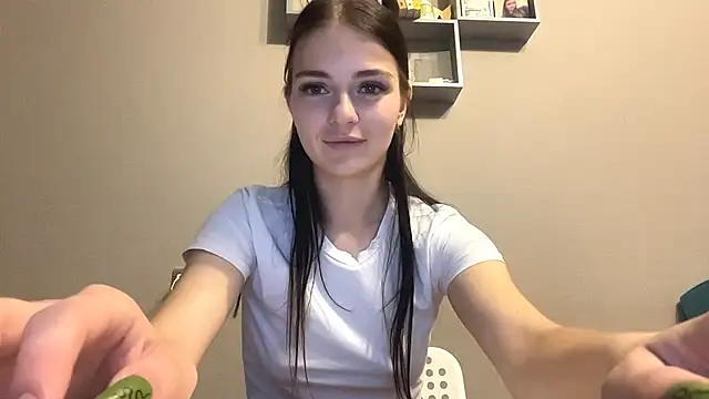 Snapshot of TianaWidell chatting on September 18, 2025, 1:03 pm TianaWidell online show from September 18, 2025, 1:03 pm