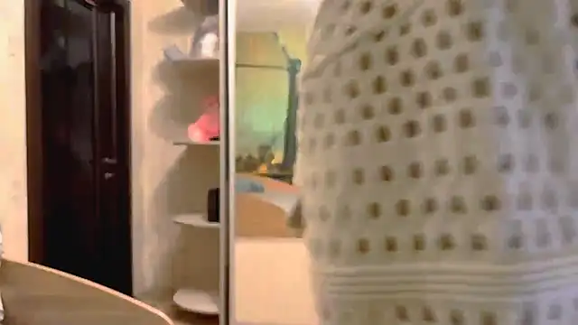 Snapshot of TianaWidell chatting on October 28, 2025, 3:22 pm TianaWidell online show from October 28, 2025, 3:22 pm