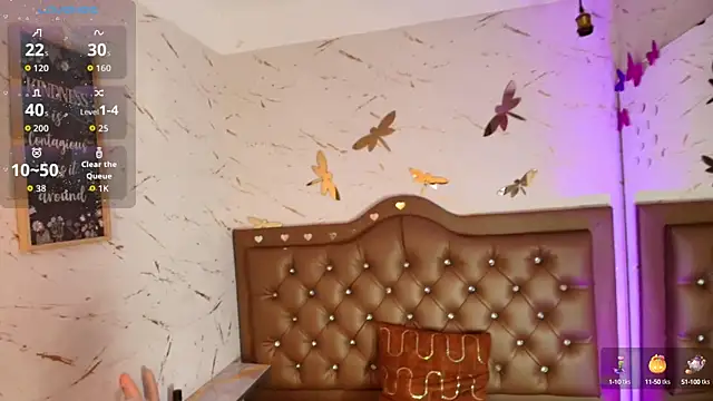 Zoe-Johnson  online show from October 16, 2025, 9:56 pm