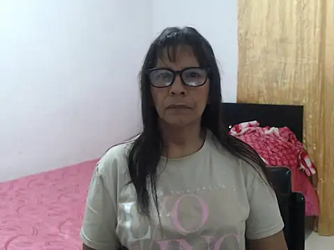 Snapshot of Africa_moont chatting on January 13, 2026, 9:41 pm Africa moont online show from January 13, 2026, 9:41 pm