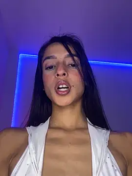 Snapshot of katy_cutie_ chatting on September 17, 2025, 4:58 am katy cutie online show from September 17, 2025, 4:58 am