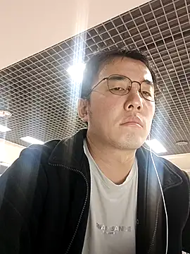 nnnnnan9527 online show from October 10, 2025, 7:42 am