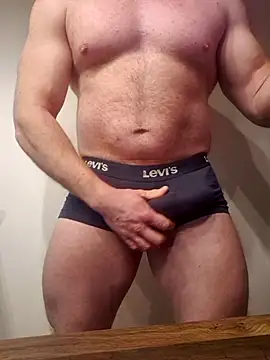 AlphaGymMale online show from February 10, 2026, 12:31 am