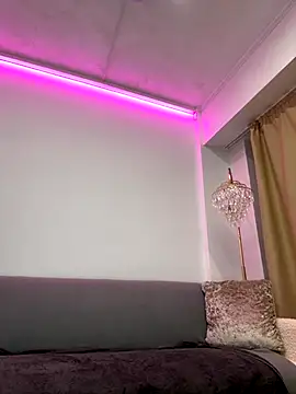 Angel  Vibe online show from September 21, 2025, 7:30 pm