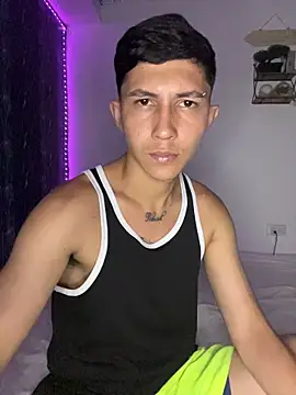 Alejandro BigCock22 online show from October 16, 2025, 4:32 am